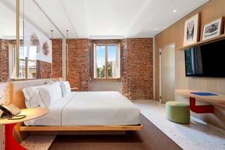 Detail of windowed Comfort Triple Room – Hotel Milu Milano